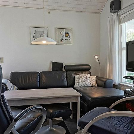 Three-Bedroom Holiday Home In Hasle 3 Vang  Экстерьер фото